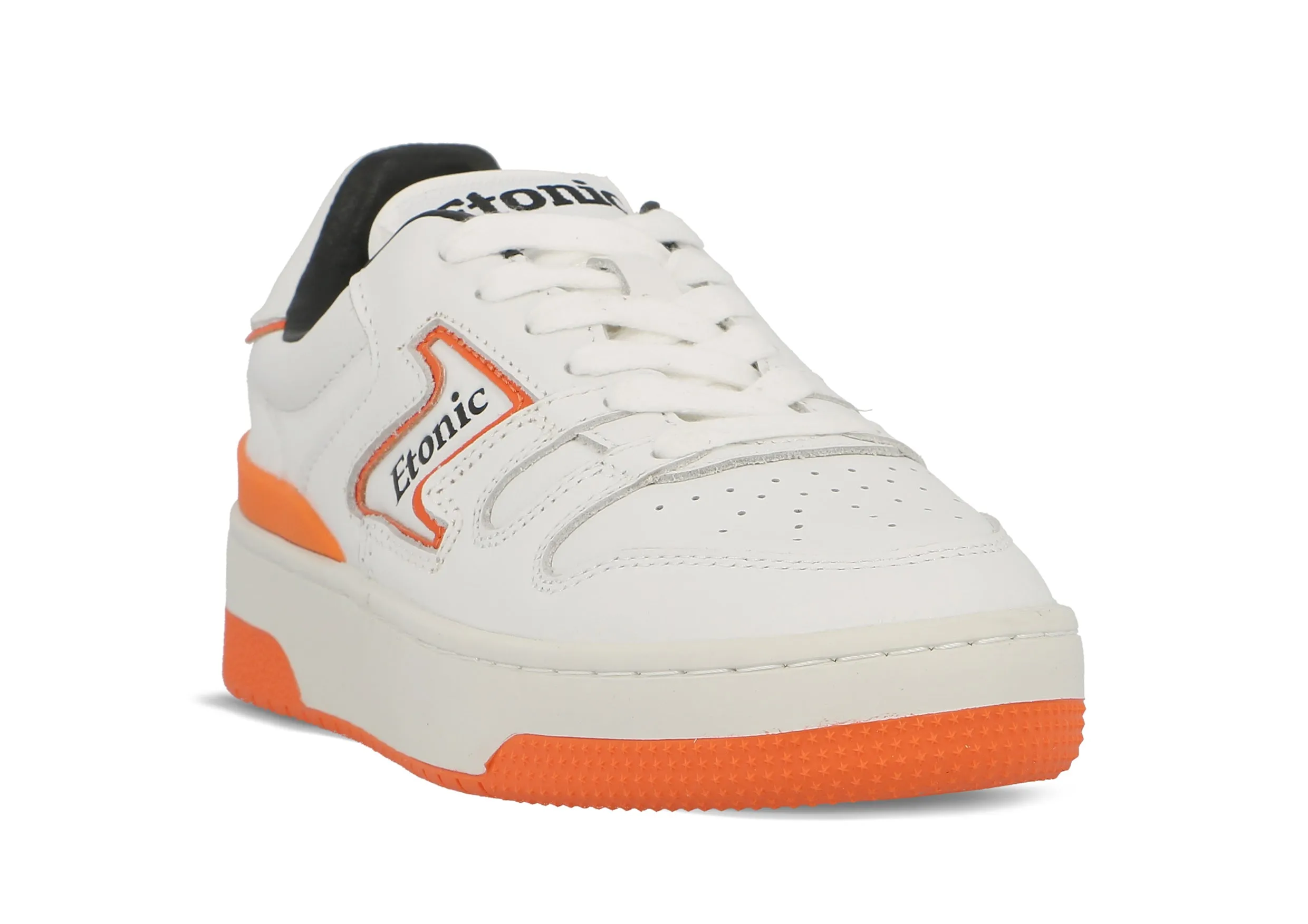 Etonic B481 sneakers in white leather with orange details and white midsole with orange bottom outsole.